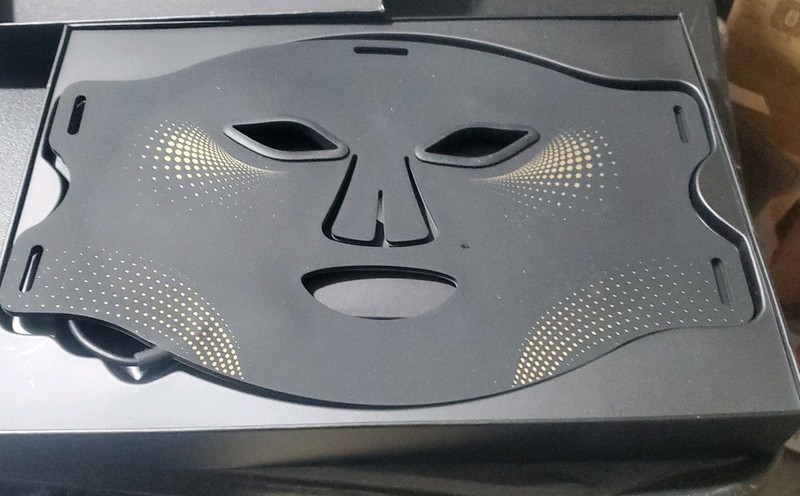 Red Light Therapy Mask LED Photon 7-Modes Portable *New In Box