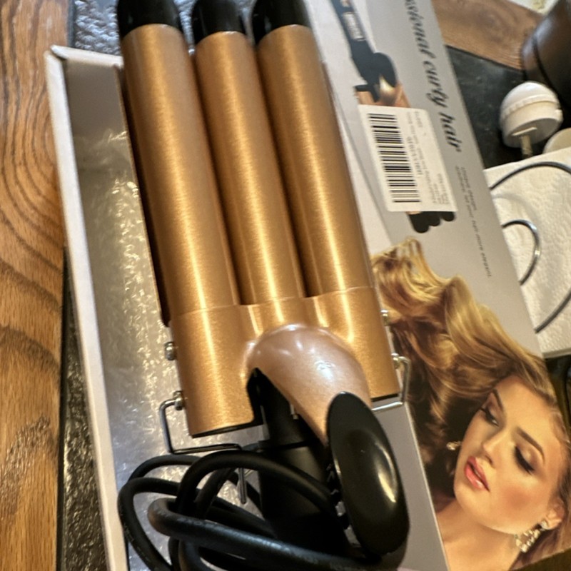 25mm Triple Barrel Hair Waver, Ceramic Plates, 2 Heat Settings, 410°F 80W gallery