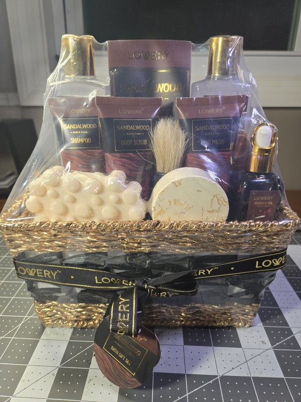 LOVERY Mens Gift Set, 14Pc Sandalwood Bath Gift Set, Personal Self Care Kit