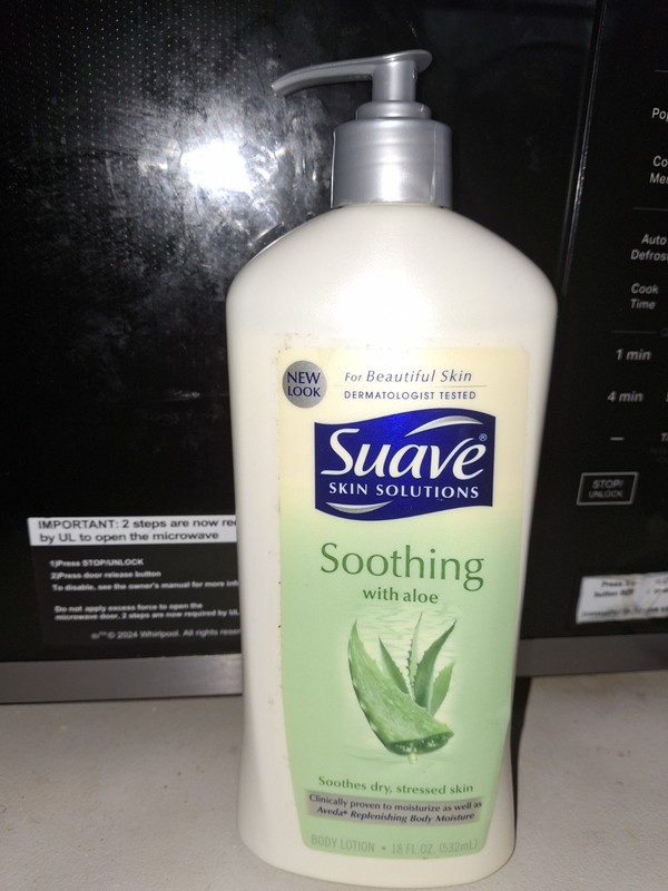 Suave Skin Solutions Soothing Lotion Hydration Blend – 18 Fl Oz.