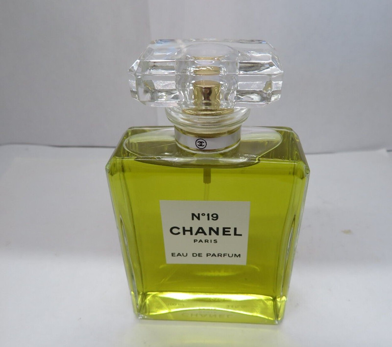 CHANEL No 19 Eau De Parfum Spray 3.4 fl oz/100 ml RARE Read Descr gallery