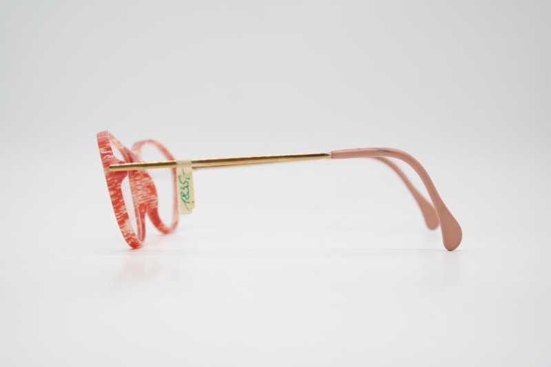 Vintage Glasses Flair 102 Red Gold Oval Eyeglass Frame gallery