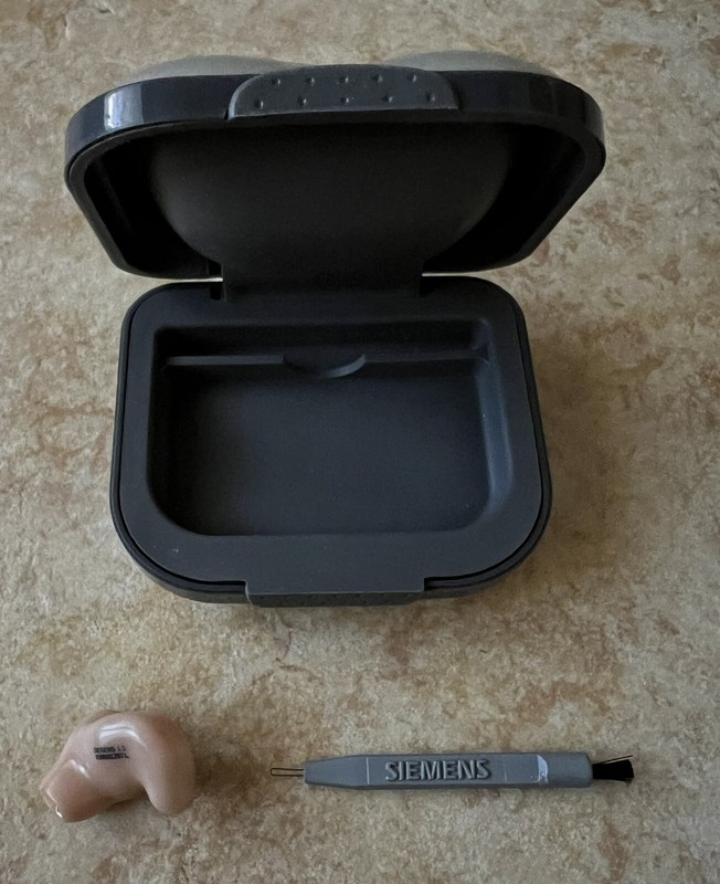 Siemens Hearing Aid Model LS In-The-Ear ITE GSW001207 L – LEFT ONLY w/ Case