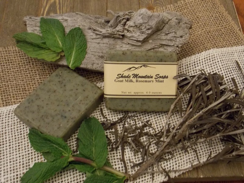 Goat Milk Soap Homemade / Handmade Moisturizing – 4 oz bar – Rosemary / Mint