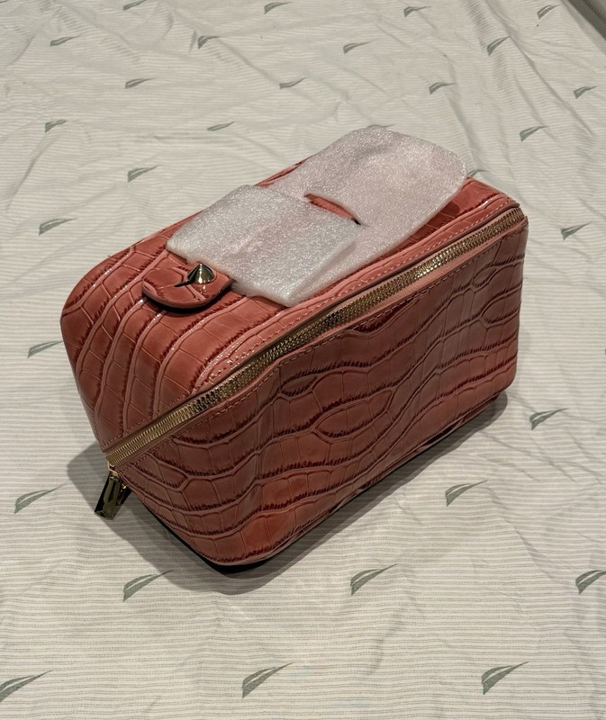 Privata Pink Makeup Bag with Interior Pockets Authentication card included gallery
