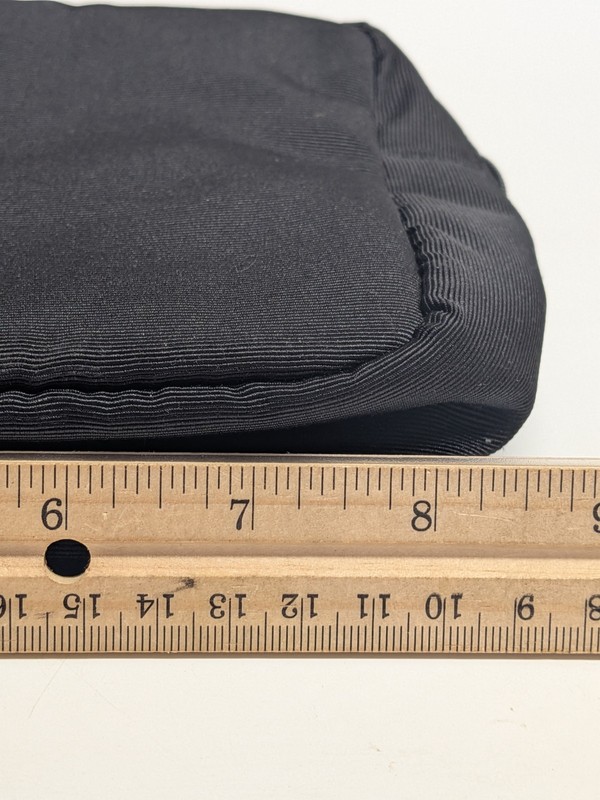 Gucci Beauty Black Fabric Makeup Bag Zipper Lined Beige Interior gallery