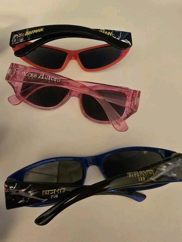 Lot of 10 Kids Comic Sunglasses Marvel,Hulk, Princess, Camo minor scratches gallery