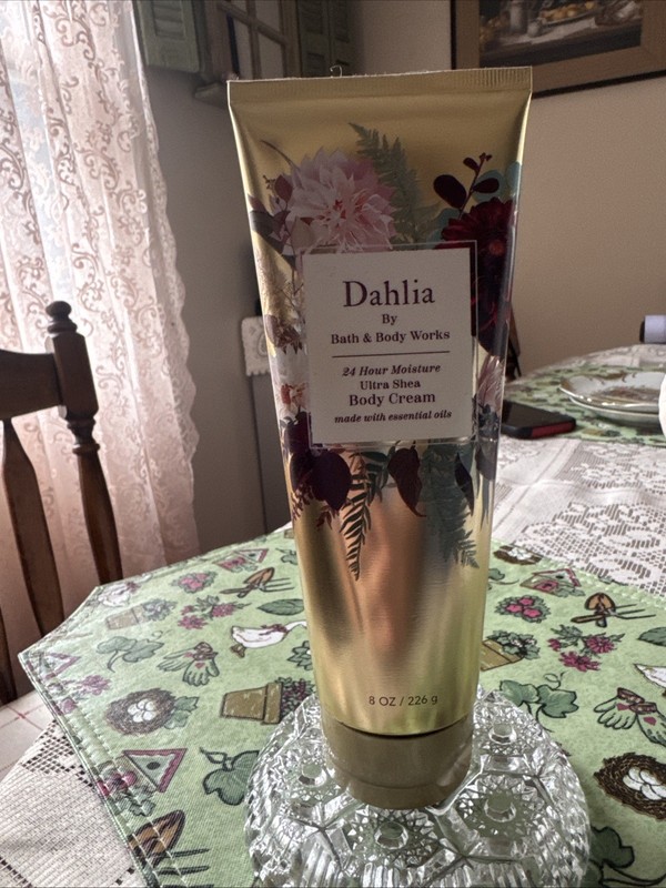 Bath & Body Works Dahlia 24 Hour Ultra Shea Cream – 8oz