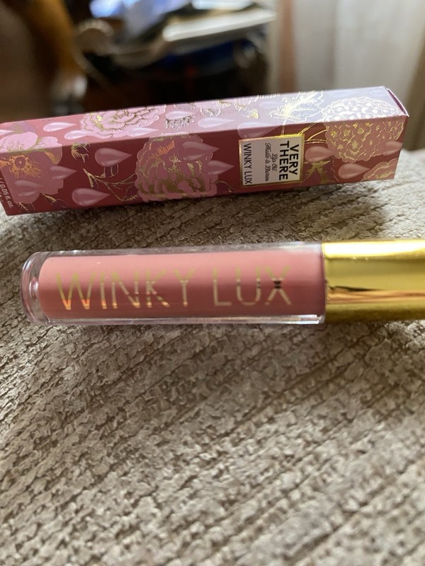 Winky Lux Lip Oil .very there..pretty Color! New gallery