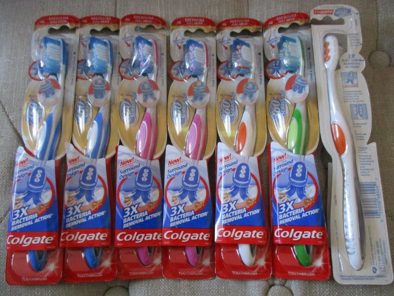 lot of 7 Colgate 360 Total Advanced Whitening 3x Cleaning Action Medium Bristles