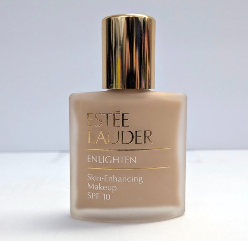 Estee Lauder ENLIGHTEN Skin-Enhancing Makeup SPF 10 Daybreak-05 1oz New With Box gallery