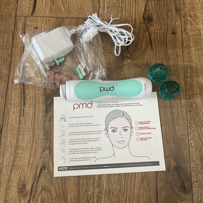 PMD Personal Microderm Classic Skincare Facial Tool – Teal With 4 Discs & Info