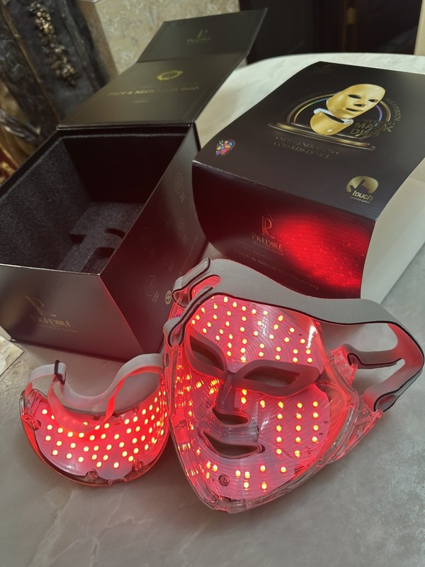Predire Paris Luxury Limited Edition 8 Element LED Skincare Mask gallery