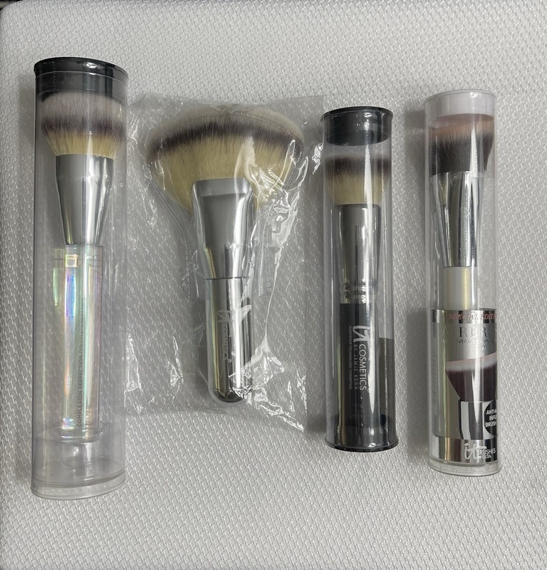 IT Cosmetics Brush Lot #6 #9 #77 Complexion Perfection Foundation Globe Mega Fan