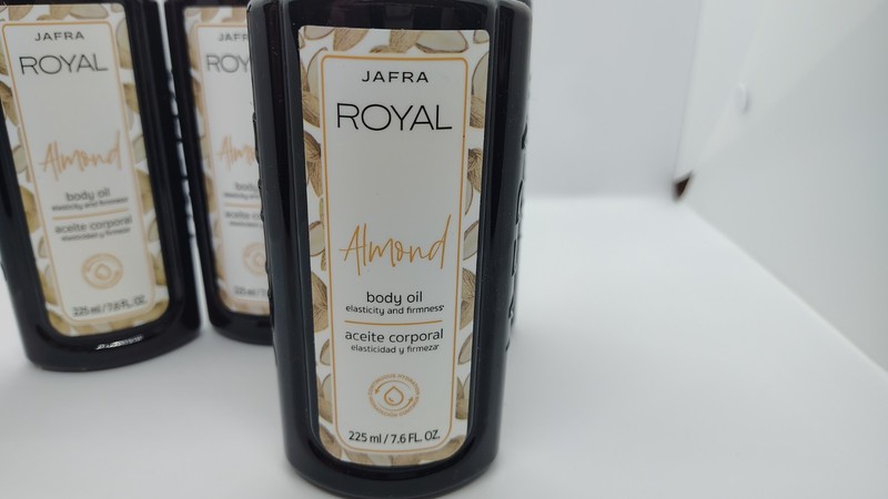 Jafra Royal Almond Body Oil 4 pack total 30.4 FL OZ gallery