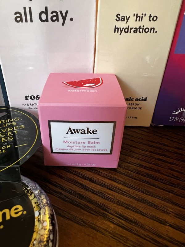 HUGE Skin Care Bundle ! FREE 7 Piece Gift 🎁 iNNbeauty , Tarte ( Awake ) Etc gallery