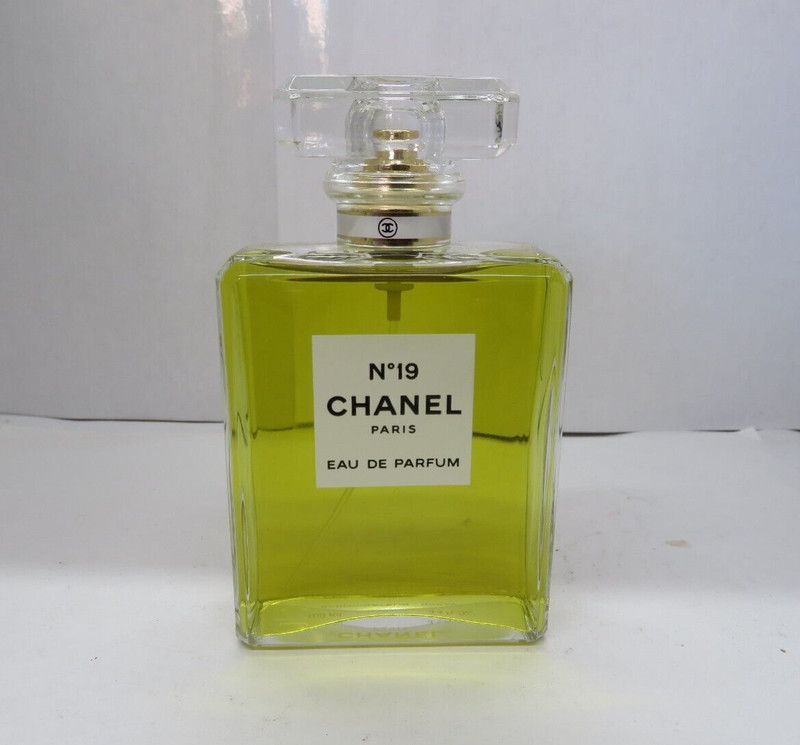 CHANEL No 19 Eau De Parfum Spray 3.4 fl oz/100 ml RARE Read Descr gallery