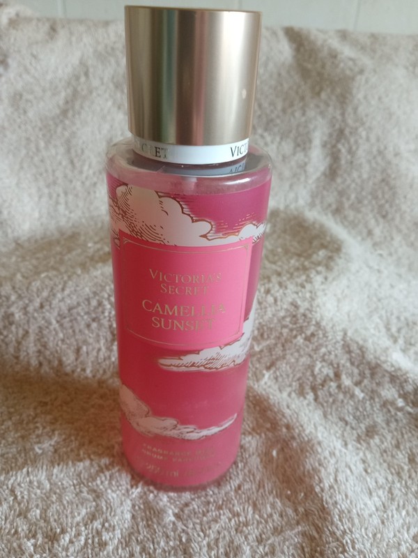 VICTORIA’S SECRET Camellia Sunset Year of the Horse Fragrance Mist Spray 8.4 oz