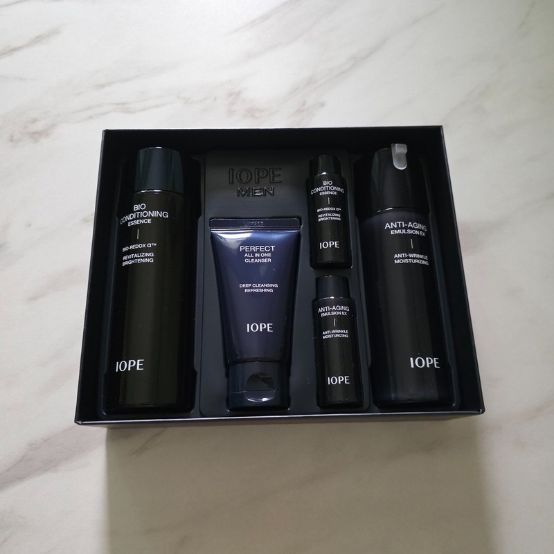 IOPE Men's Korean Skincare Set (Essence+Emulsion+Cleanser) gallery