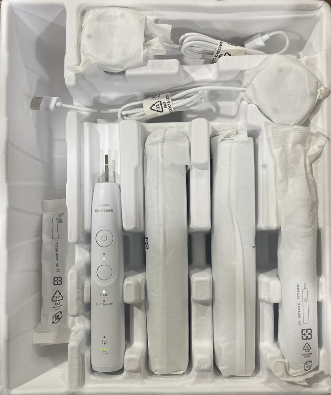Philips Sonicare Advanced Clean Rechargeable Toothbrush HX7129/01 *BRAND NEW*
