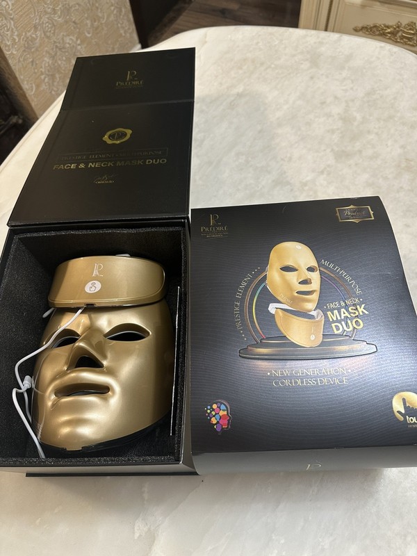 Predire Paris Luxury Limited Edition 8 Element LED Skincare Mask gallery