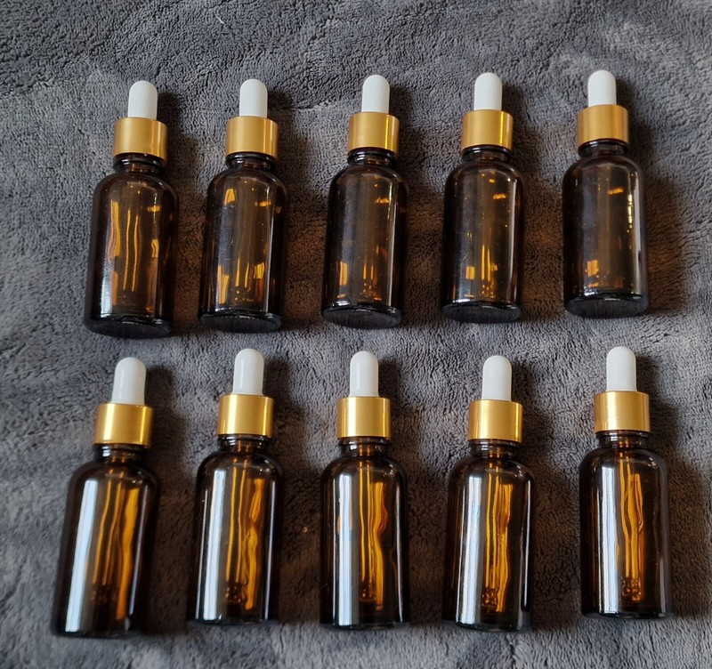 10 - Glass Dropper Bottle Gold with White Pipette Glassware Essential Oil 30ml gallery