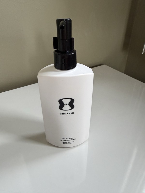 NEW One Skin OS-01 BODY TOPICAL SUPPLEMENT Essential Moisturizer 250ml Exp 2027