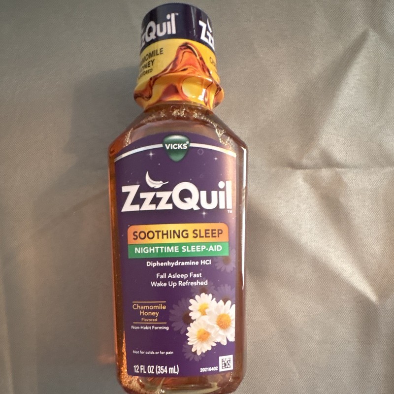 Vicks ZzzQuil Nighttime Sleep Aid Liquid Diphenhydramine Chamomile Honey 12oz