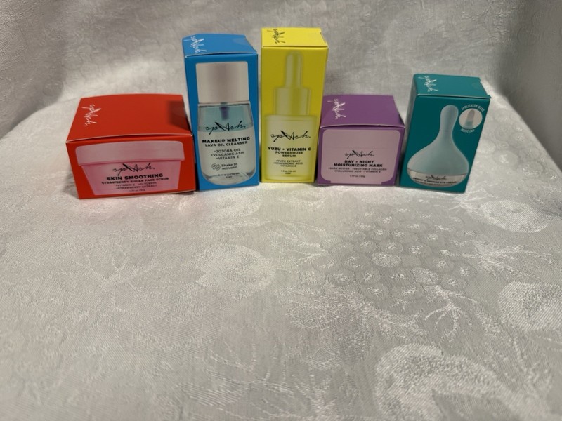 spaAsh 5 Pc Skincare Gift Set Vitamin C Serum Eye Cream Face Mask