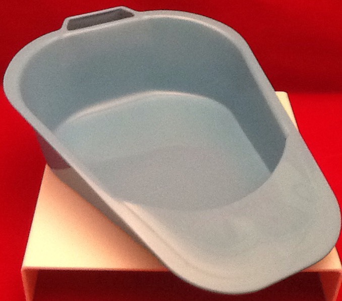 LOT OF 2 VOLLRATH PLASTIC BEDPAN AUTOCLAVABLE WARE 00081