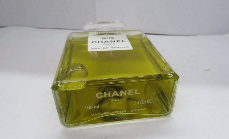 CHANEL No 19 Eau De Parfum Spray 3.4 fl oz/100 ml RARE Read Descr gallery