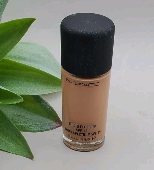 M.A.C NW25 Studio Fix Fluid SPF 15 ~1.0 fl New Without Box