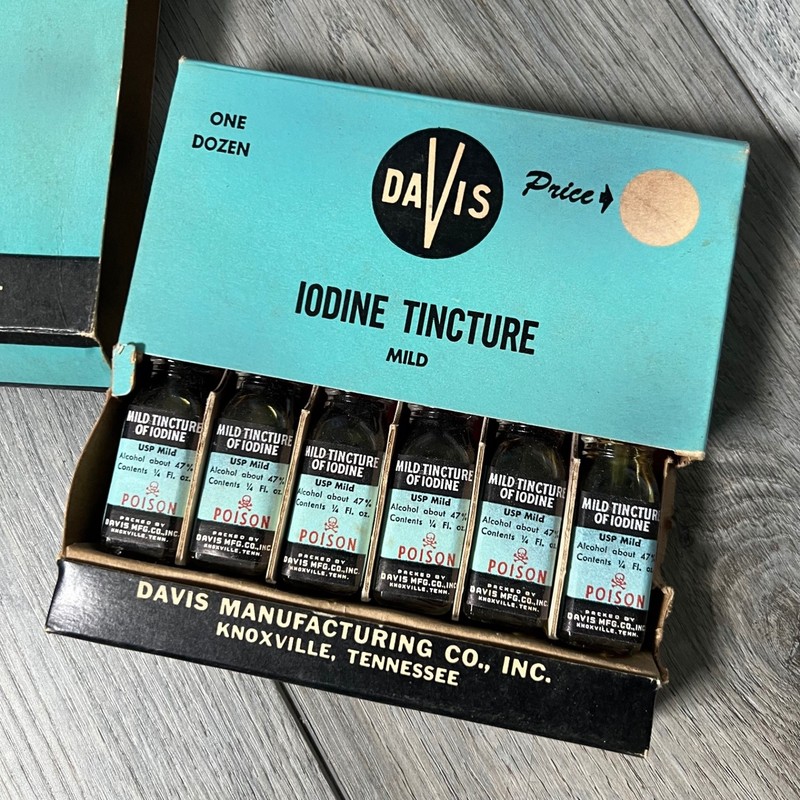 Vintage Davis Mild Iodine Tincture Display w/ Bottles One Dozen Poison Medicine