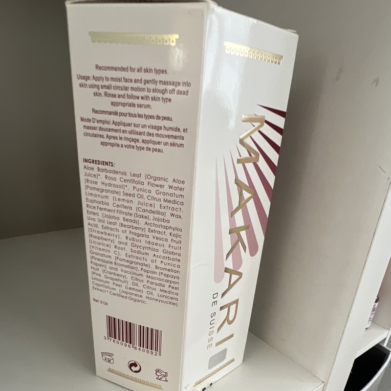 Makari Pure Radiance Exfoliating Face Scrub Papaya 5.92 fl oz gallery