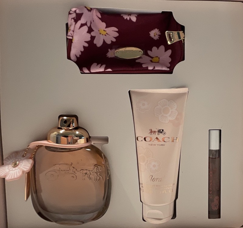 Coach Floral Eau de Parfum Travel Spray Gift Set, 0.25 fl oz Travel Size gallery