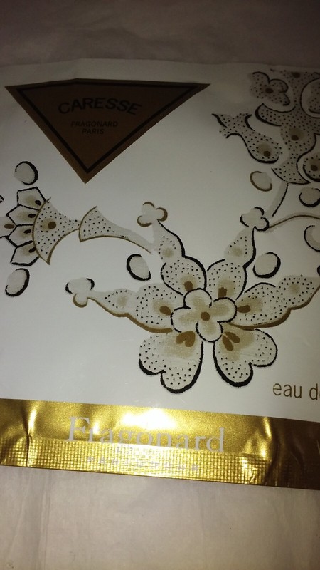Caresse by fragonard sachet sample towel new