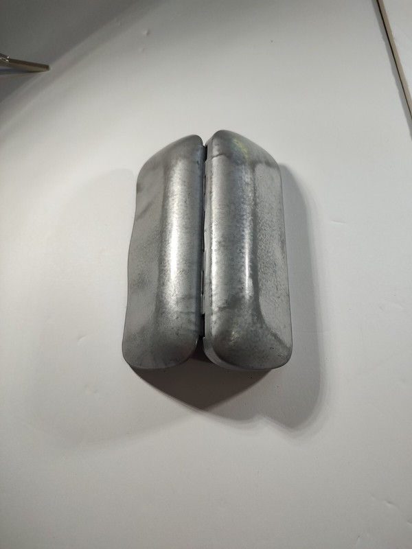 Sunglasses Case: Metal Case Clam Shell Silver Exterior Felt interior ECHO gallery