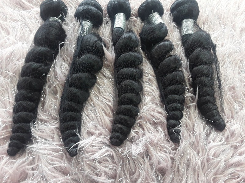 32+32+32+32+32INCHES 5BUNDLES 500g PERUVIAN VIRGIN HUMAN HAIR LOOSE WAVE 1B# 12A gallery