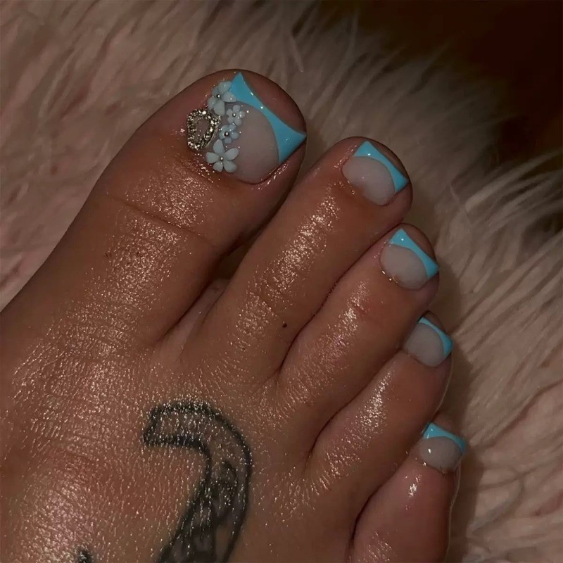 48Pcs-Light Blue French 3D Flower Diamond Cute Square Summer Toe Press on Nails
