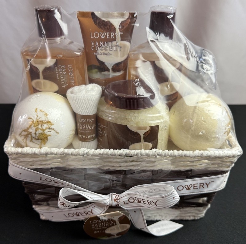 Lovery Vanilla Coconut Home Bath Spa Gift Set 8 Piece Basket gallery