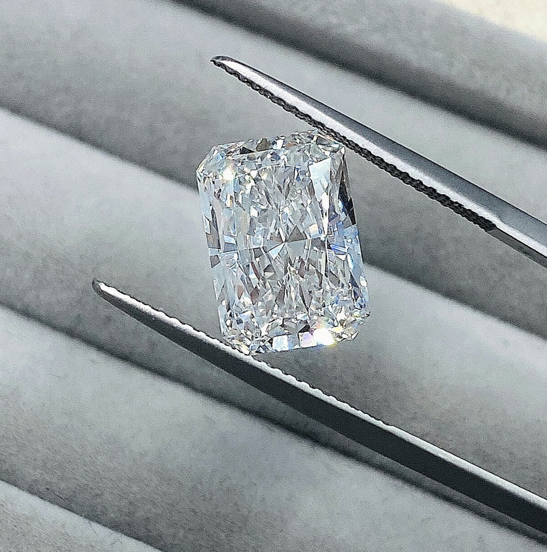 Radiant shape 6 Cts Lab Grown CVD Diamond Natural D Color VVS1 Certified gallery