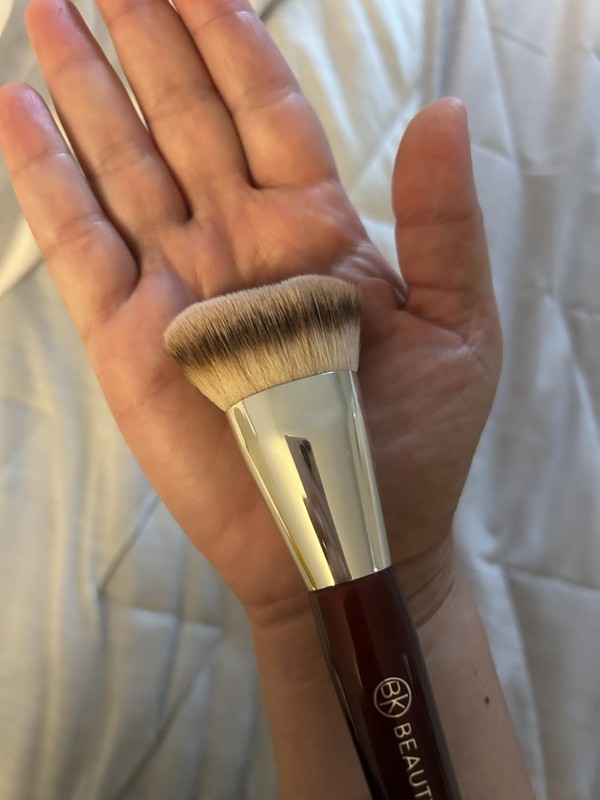 BK BEAUTY BRUSHES - 101 CONTOURED FOUNDATION BRUSH - Contoured Foundation Brush gallery
