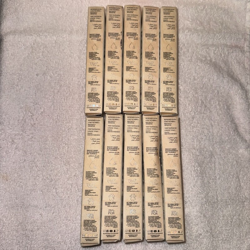 10 Huda Beauty Glowish Bright Light Sheer Concealer FAIR COOL 1.5 Full Size gallery