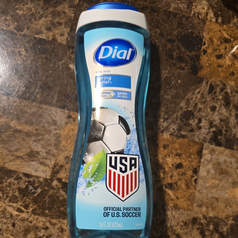 New Dial Springwater Body Wash 16 oz (CO62)