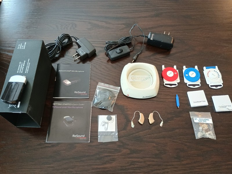 Kirkland Signature 6.0 Hearing Instruments Model: KS661-DRW plus accessories