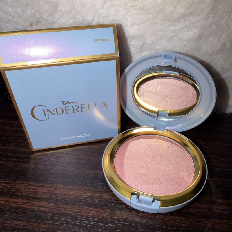 MAC AUTHENTIC CINDERELLA COUPE D’CHIC IRIDESCENT PRESSED POWDER – New In Box