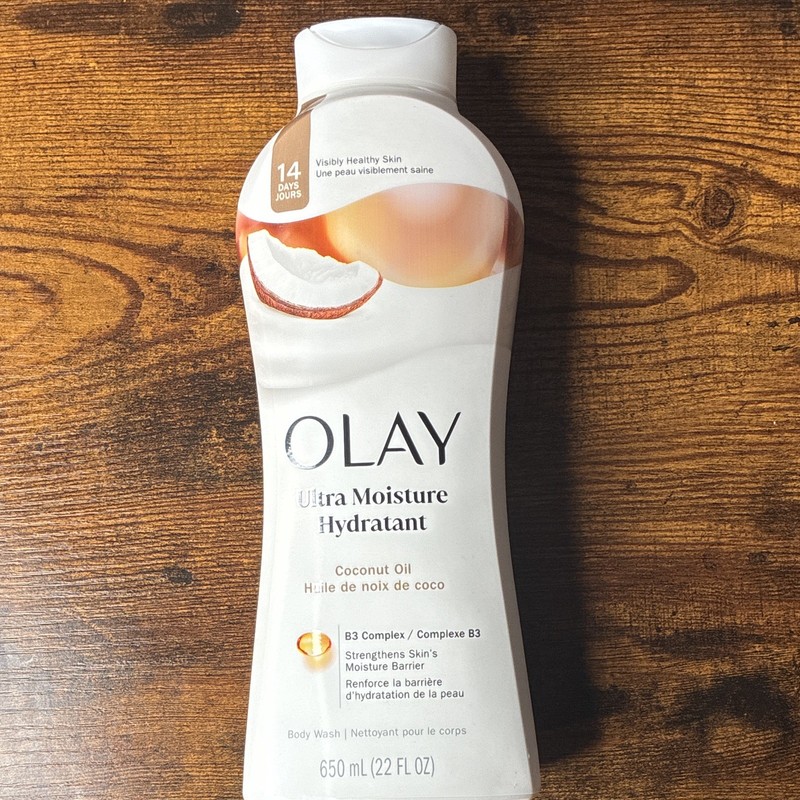 Olay Ultra Moisture Hydrating Body Wash Coconut Oil + Vitamin B3 22 fl oz