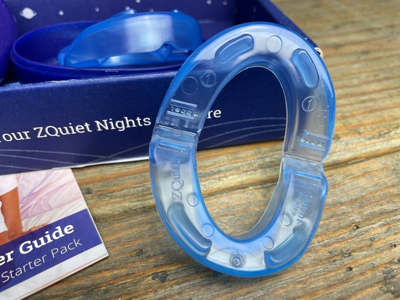 New ZQuiet, Anti-Snoring Mouthpiece, Starter Pack with 2 Sizes Open Box gallery