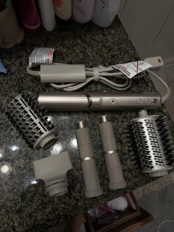 Shark® FlexStyle® Air Styling and Drying System READ DESCRIPTION gallery