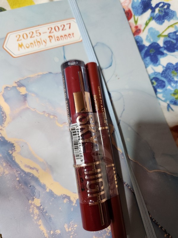 Milani Color Statement Matte Long Lasting Red/Brown Lipstick + Liner Set 0.14oz